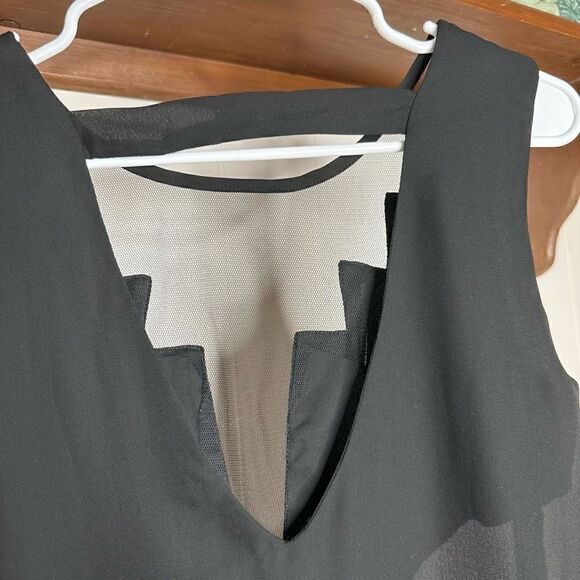 Tobi Women's Illusion Mesh Neckline Sleeveless Tank Top Black Size Small - Picture 3 of 6